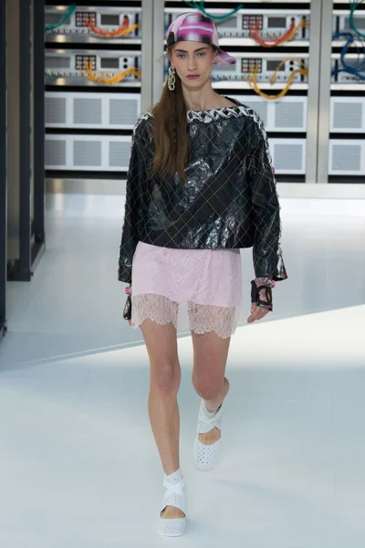 Look 32